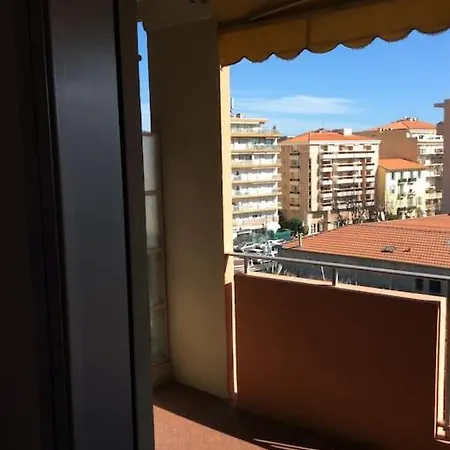 La Lumiere Du Matin Dans Le Nid Blanc Apartamento